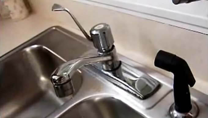 Cách lắp vòi chậu rửa bát 2